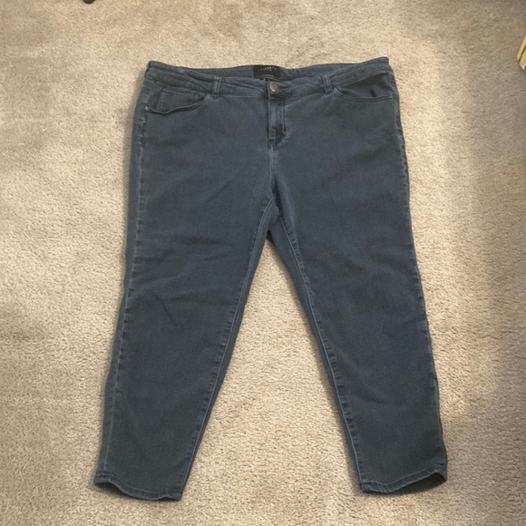 Celebrity Pink Cropped Jeans - Picture 1 of 4